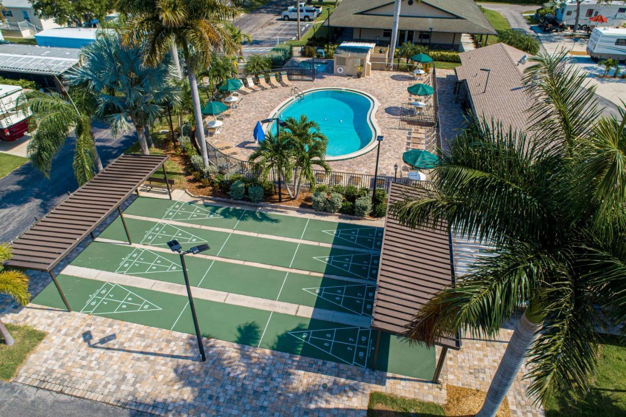 Groves Rv Resort Harlem Heights ภายนอก รูปภาพ